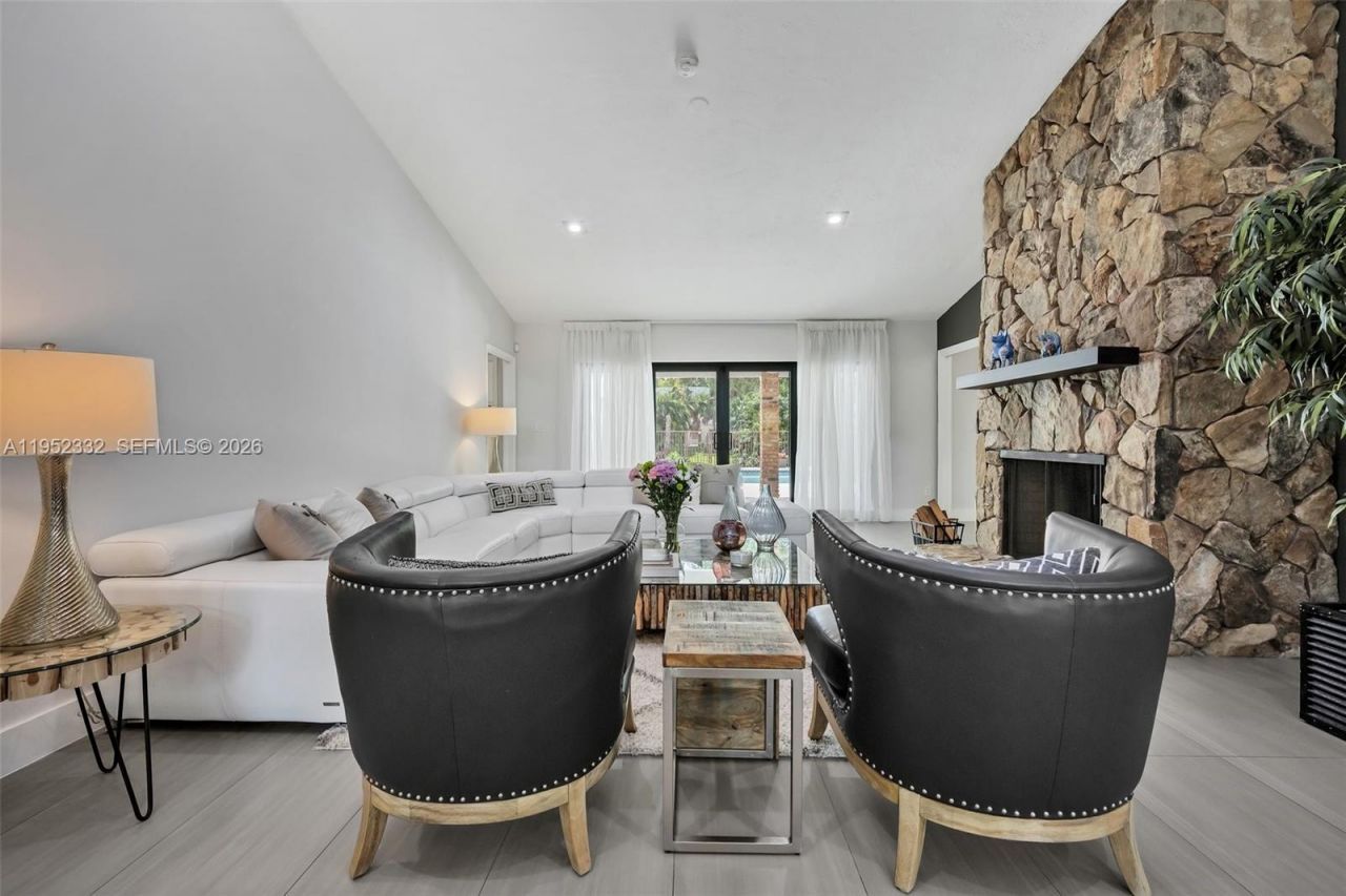 11850 Oak Leaf Dr., Davie, FL 33330 Photo