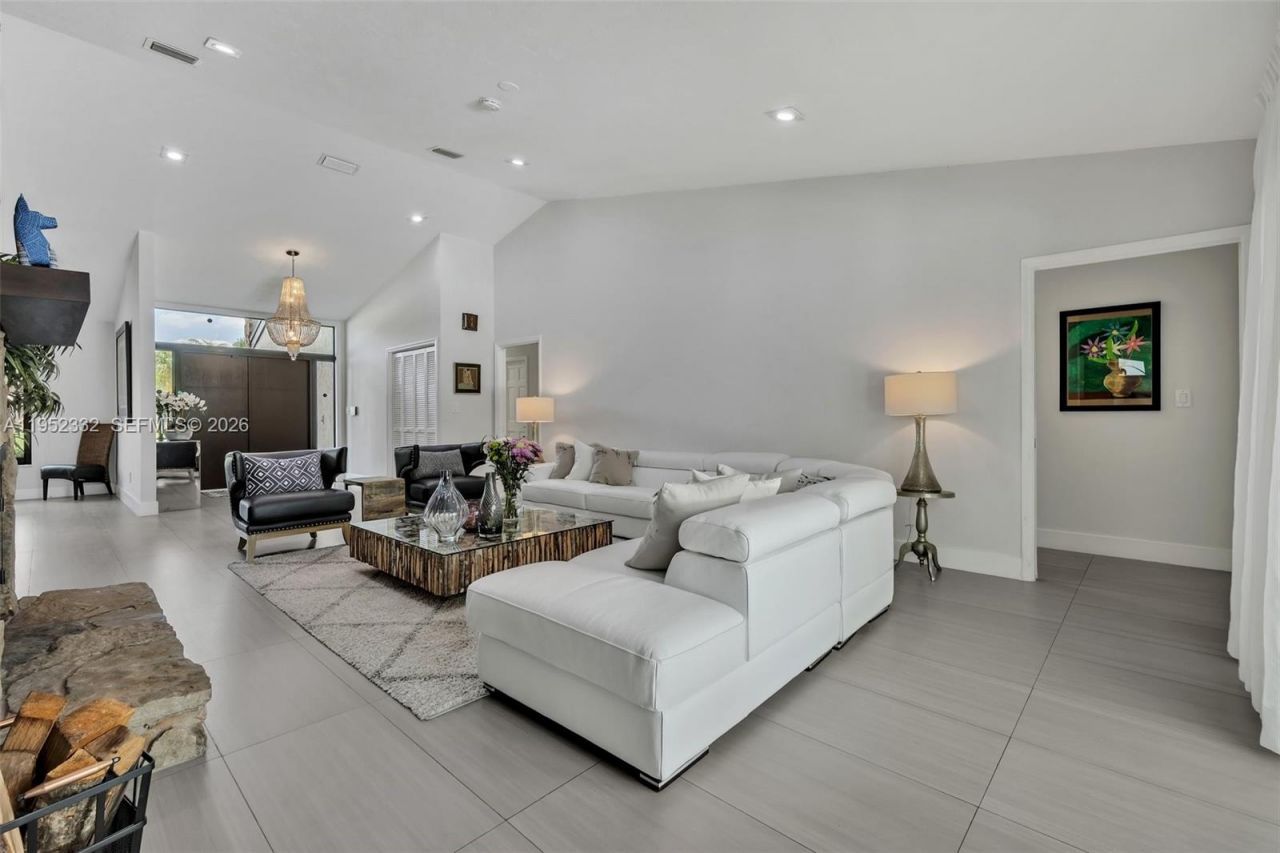 11850 Oak Leaf Dr., Davie, FL 33330 Photo