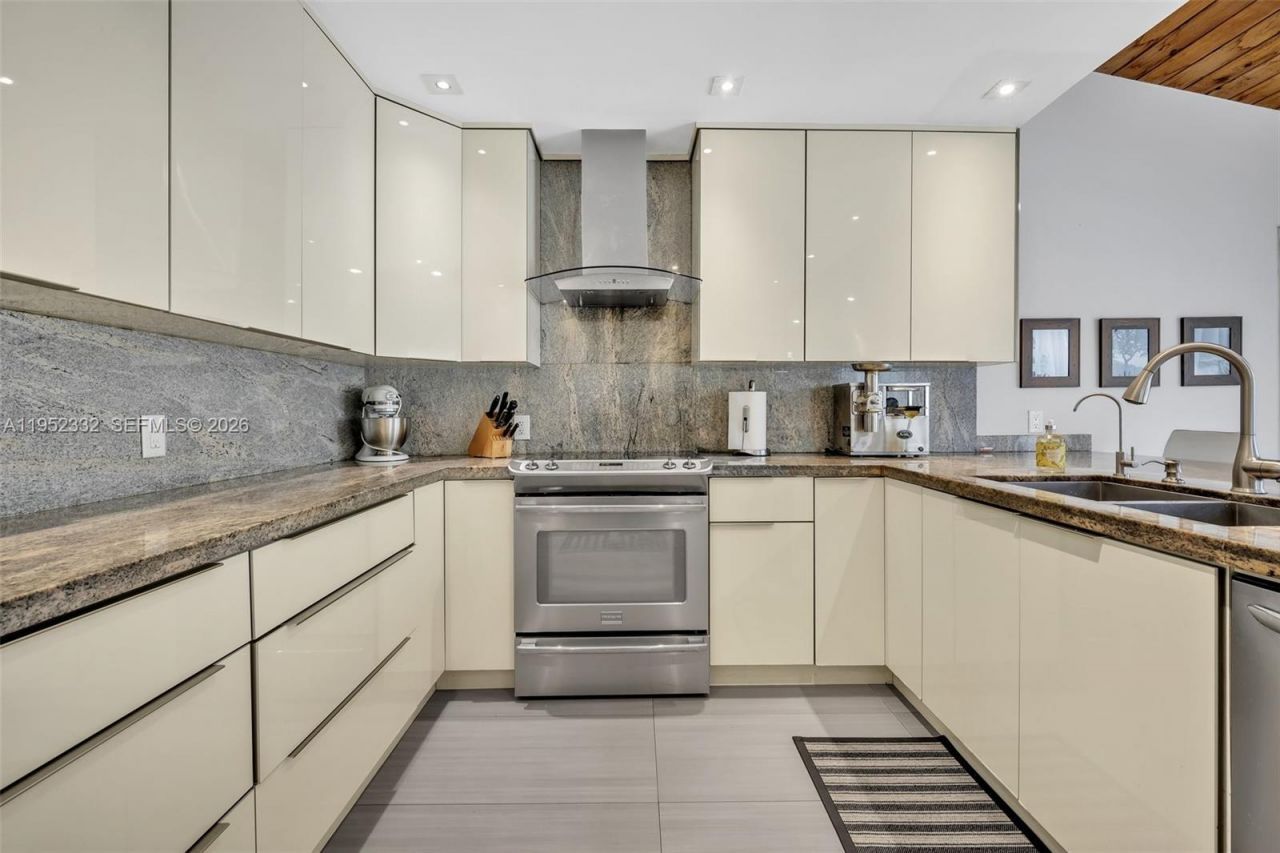 11850 Oak Leaf Dr., Davie, FL 33330 Photo