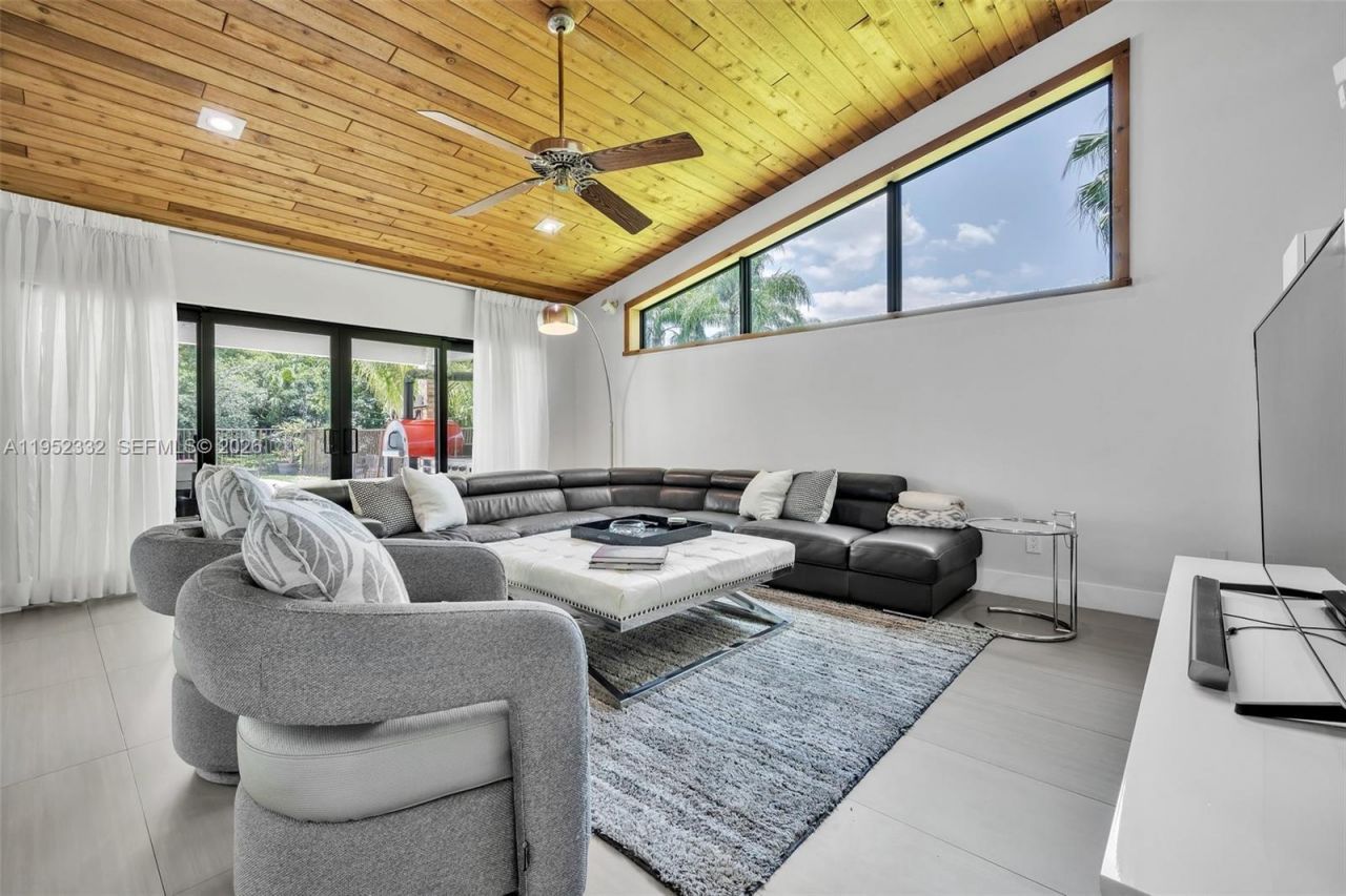 11850 Oak Leaf Dr., Davie, FL 33330 Photo