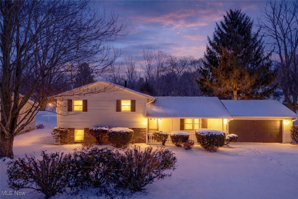 7007 Hidden Valley Drive, Amherst, OH 44001 Main Photo