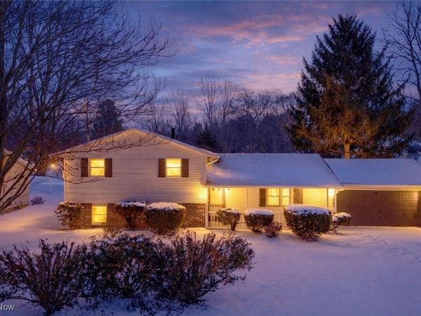 7007 Hidden Valley Drive, Amherst, OH 44001