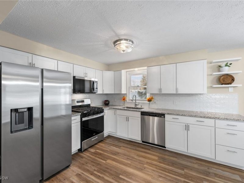 7007 Hidden Valley Drive, Amherst, OH 44001 Photo 10