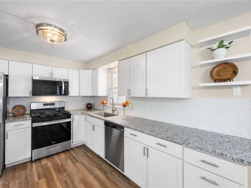 7007 Hidden Valley Drive, Amherst, OH 44001 Photo 11