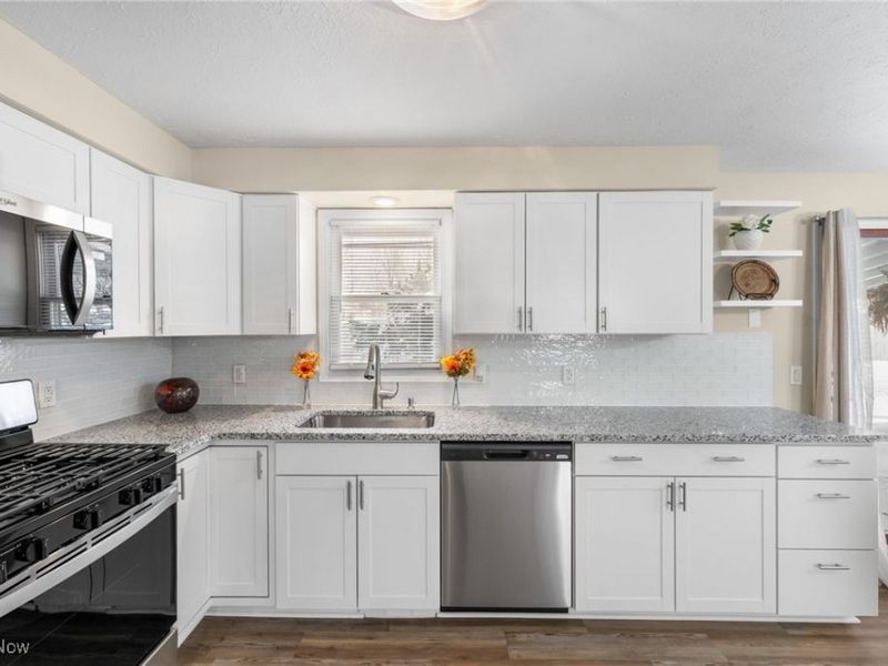 7007 Hidden Valley Drive, Amherst, OH 44001 Photo 12