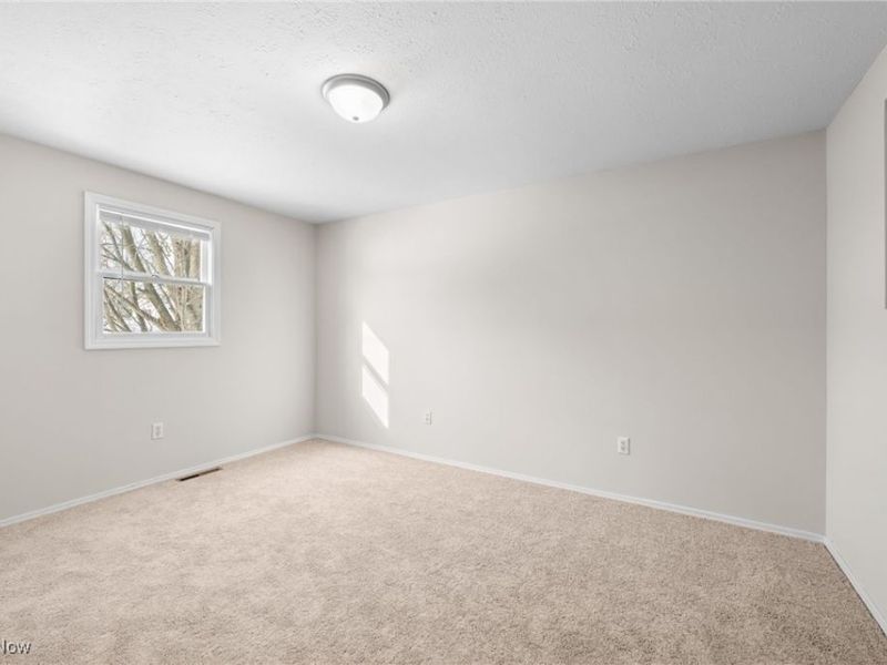 7007 Hidden Valley Drive, Amherst, OH 44001 Photo 19