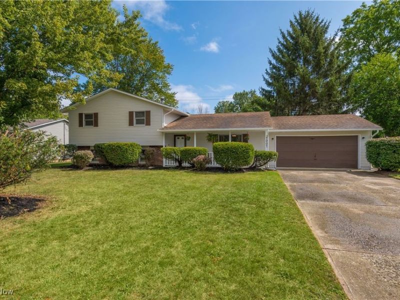 7007 Hidden Valley Drive, Amherst, OH 44001 Photo 2