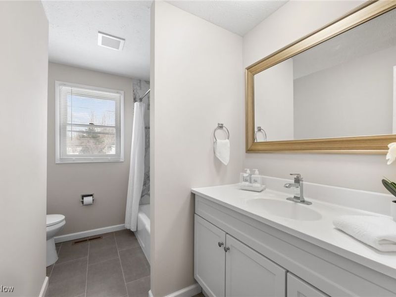 7007 Hidden Valley Drive, Amherst, OH 44001 Photo 21