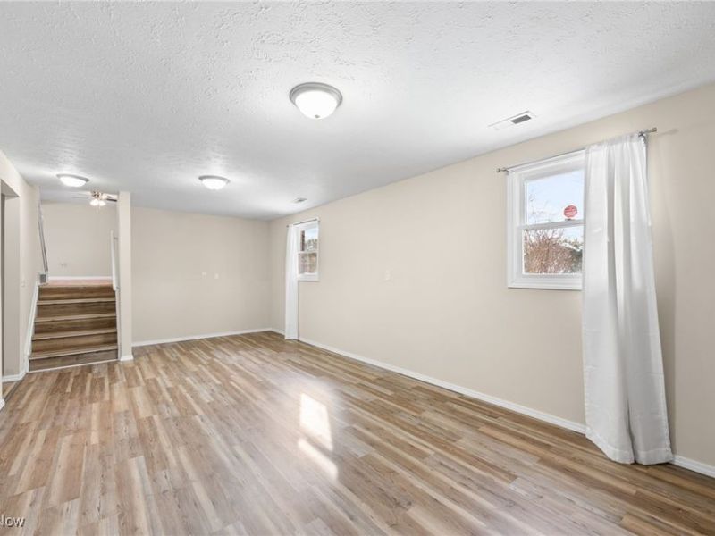 7007 Hidden Valley Drive, Amherst, OH 44001 Photo 23