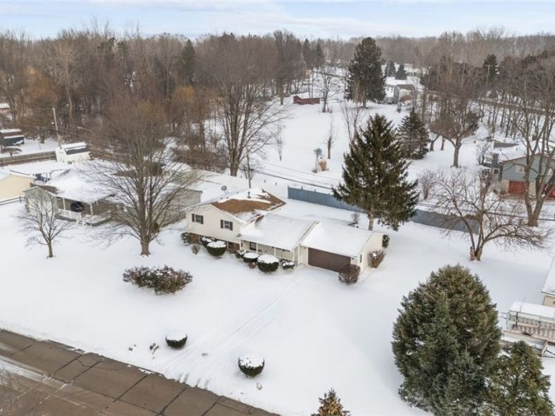 7007 Hidden Valley Drive, Amherst, OH 44001 Photo 3