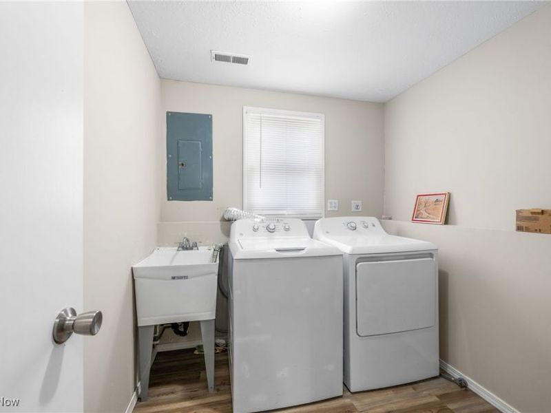 7007 Hidden Valley Drive, Amherst, OH 44001 Photo 30