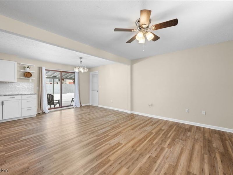 7007 Hidden Valley Drive, Amherst, OH 44001 Photo 9