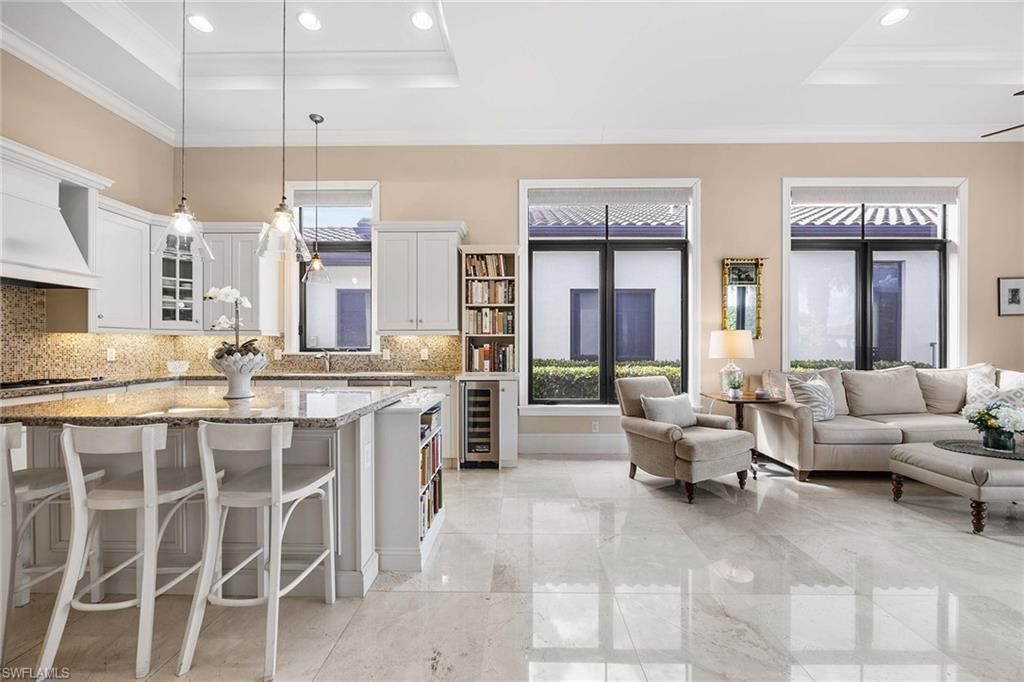 2277 Residence Cir, Naples, FL 34105 Photo