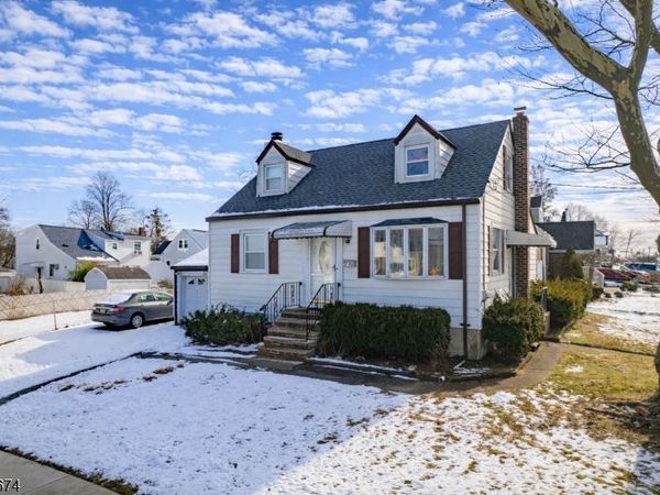 32 Rosalie St, Fair Lawn, NJ 07410