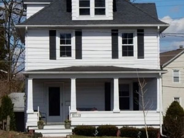 14 Oak Ln, Wharton, NJ 07885