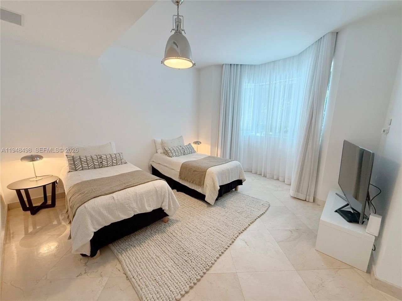 50 S Pointe Dr, Unit TWN2, Miami Beach, FL 33139 Photo