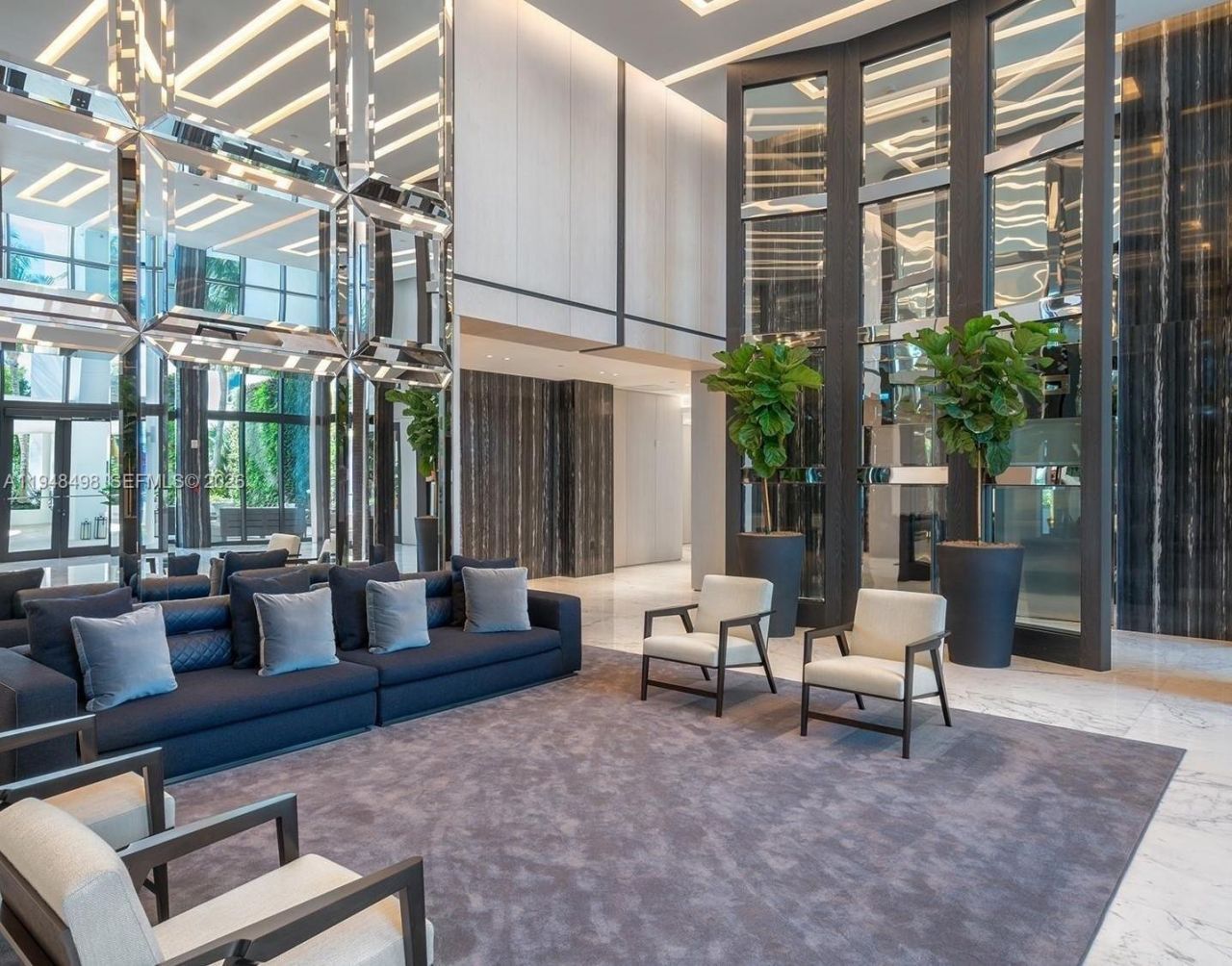 50 S Pointe Dr, Unit TWN2, Miami Beach, FL 33139 Photo