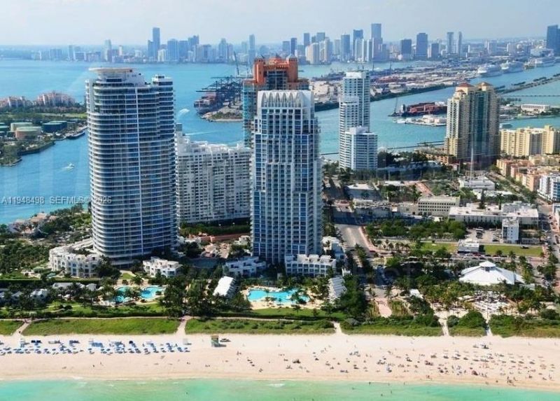 50 S Pointe Dr, Unit TWN2, Miami Beach, FL 33139 Photo