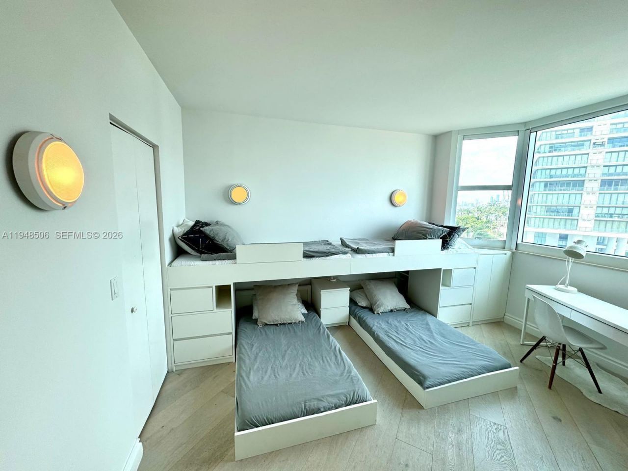 300 S Pointe Dr , Unit 705, Miami Beach, FL 33139 Photo