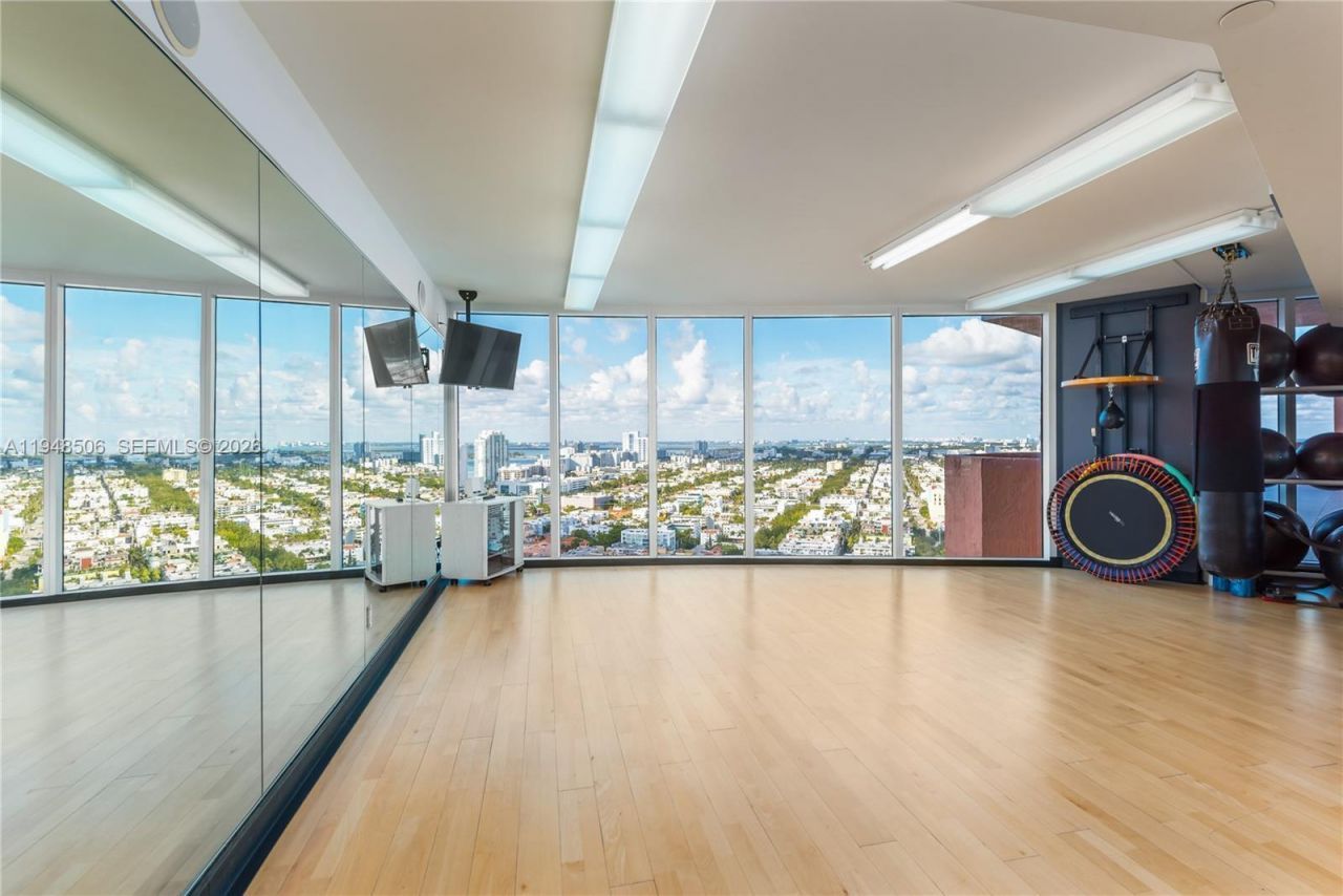 300 S Pointe Dr , Unit 705, Miami Beach, FL 33139 Photo