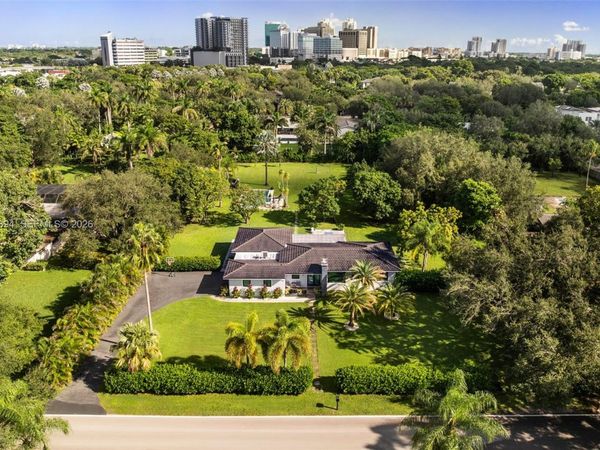 07325 SW 102nd St, Pinecrest, FL 33156