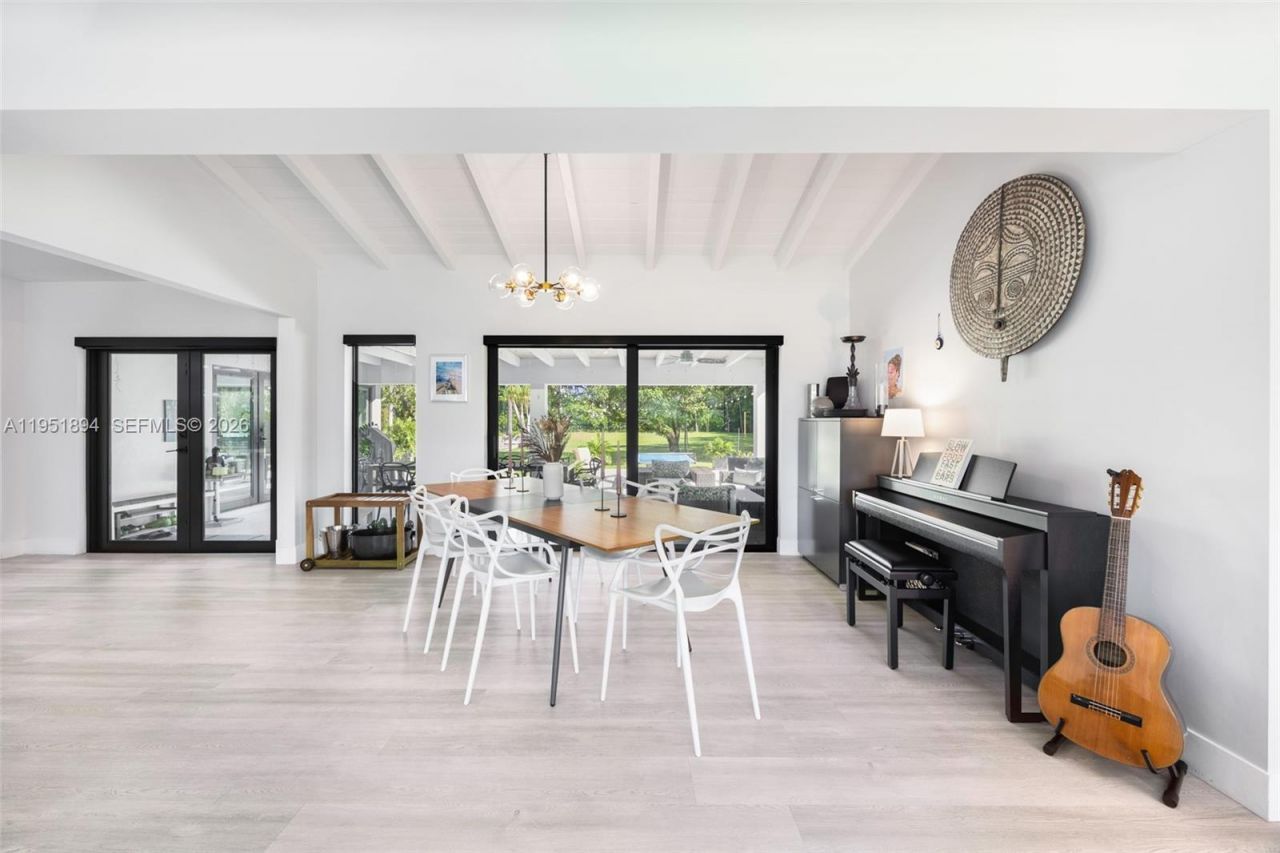 07325 SW 102nd St, Pinecrest, FL 33156 Photo