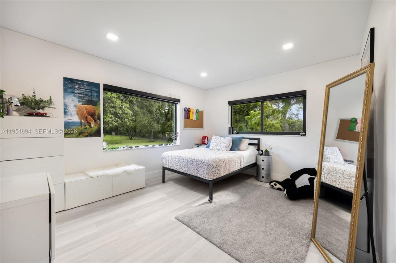 07325 SW 102nd St, Pinecrest, FL 33156 Photo