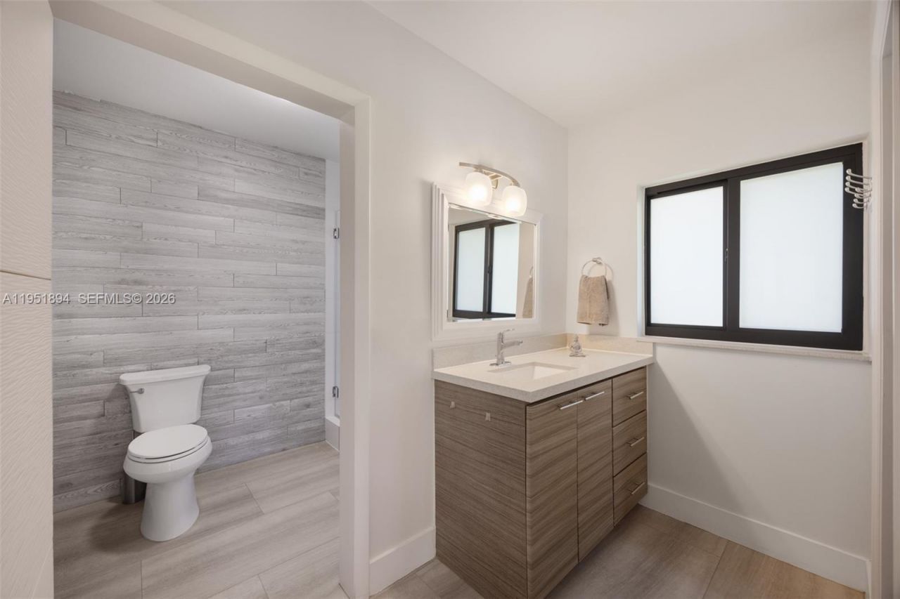 07325 SW 102nd St, Pinecrest, FL 33156 Photo