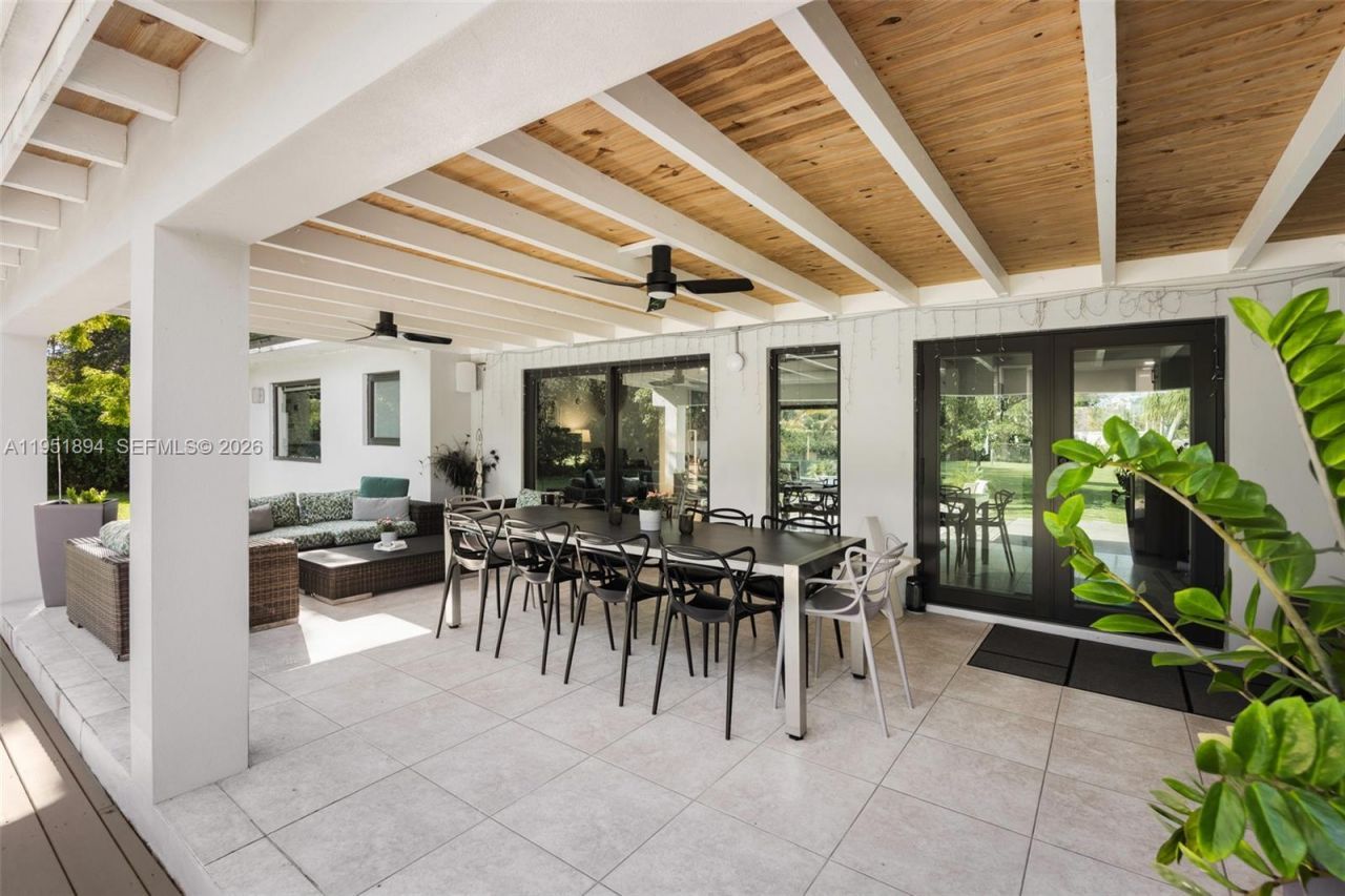 07325 SW 102nd St, Pinecrest, FL 33156 Photo