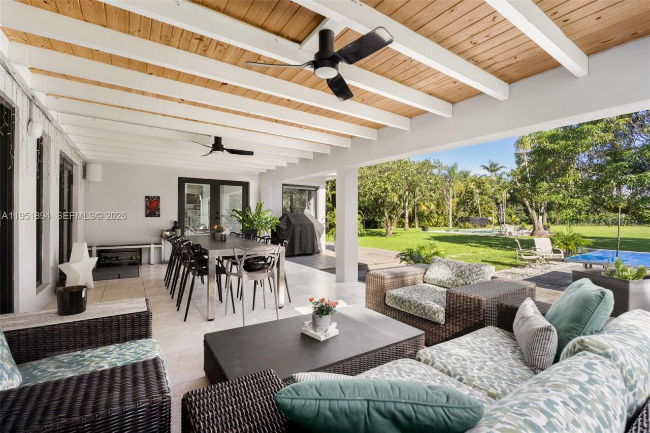 07325 SW 102nd St, Pinecrest, FL 33156 Photo