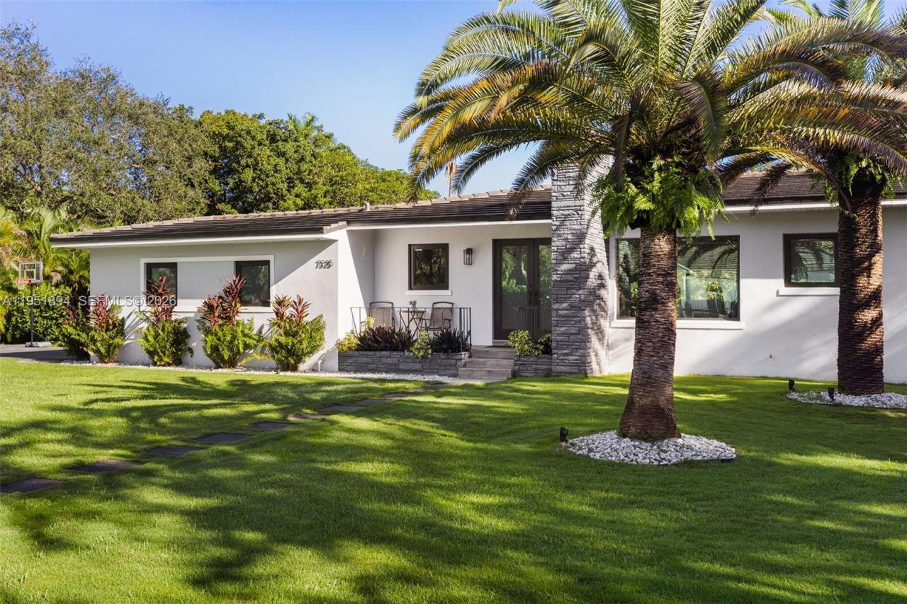 07325 SW 102nd St, Pinecrest, FL 33156 Photo