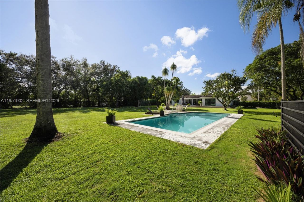 7325 SW 102nd St, Pinecrest, FL 33156 Photo