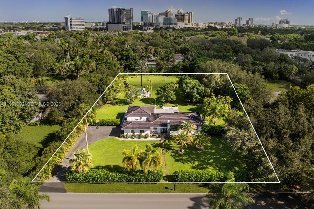 7325 SW 102nd St, Pinecrest, FL 33156 Photo