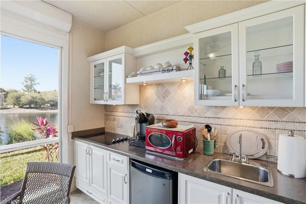 6600 Beach Resort Dr, Unit 9, Naples, FL 34114 Photo