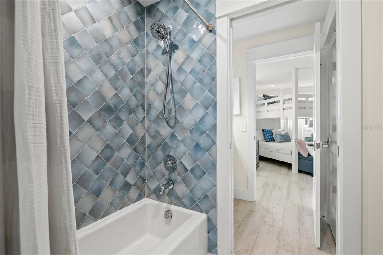 506 58th Street, Holmes Beach, FL 34217 Photo