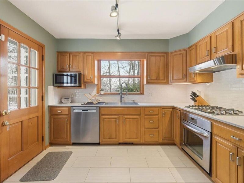 105 Allen Drive, Gambier, OH 43022 Photo 18