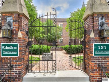 131 S 39th Street, Unit 12, Omaha, NE 68131