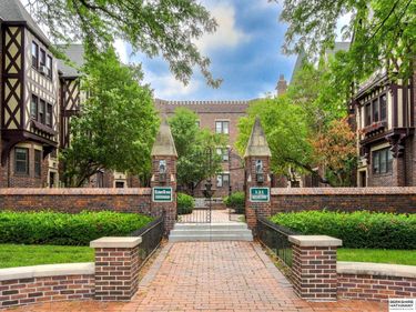 131 S 39th Street, Unit 12, Omaha, NE 68131