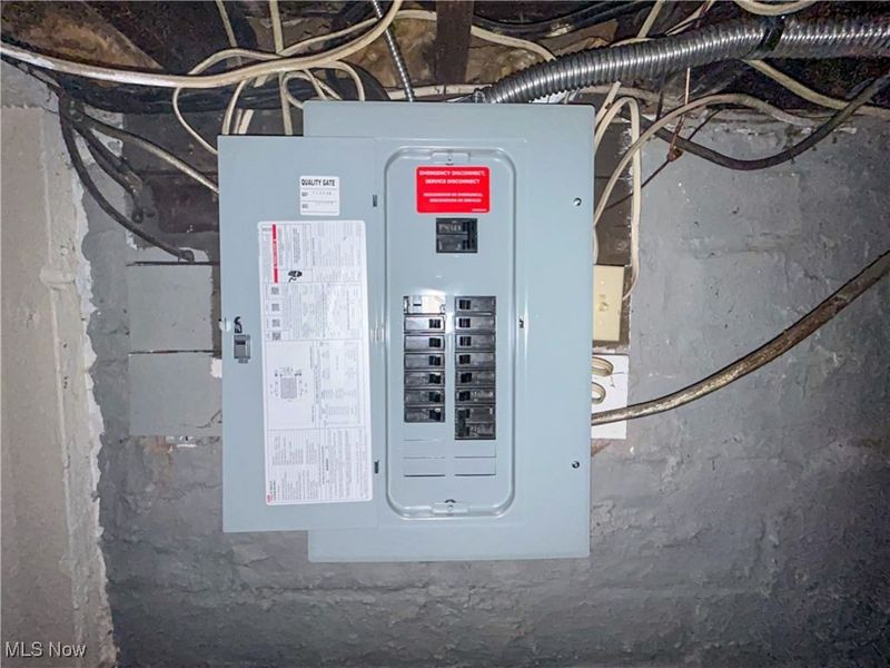 8606 Vineyard Avenue, Cleveland, OH 44105 Photo 9