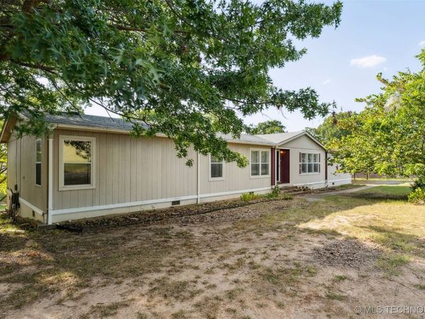 33 E Center Street, Salina, OK 74365