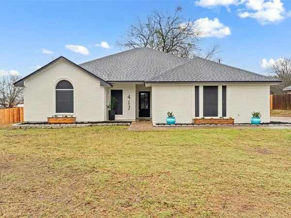417 E Spring Valley Road, Hewitt, TX 76643