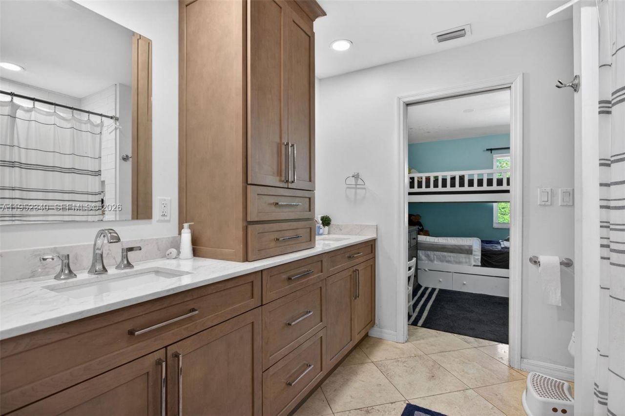 2910 NE 52nd St , Fort Lauderdale, FL 33308 Photo