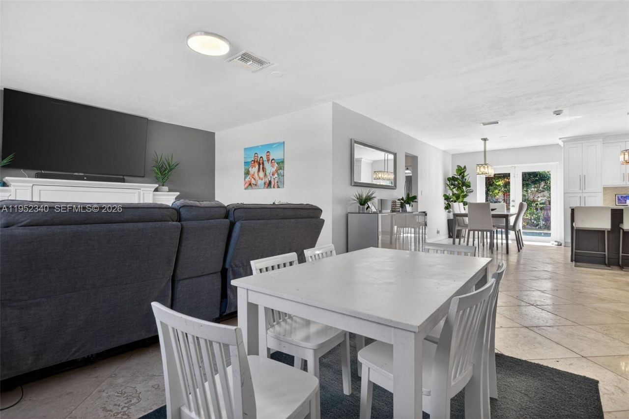 2910 NE 52nd St , Fort Lauderdale, FL 33308 Photo