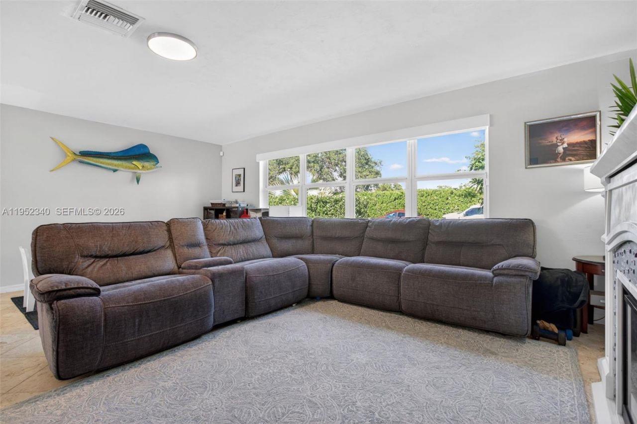 2910 NE 52nd St , Fort Lauderdale, FL 33308 Photo