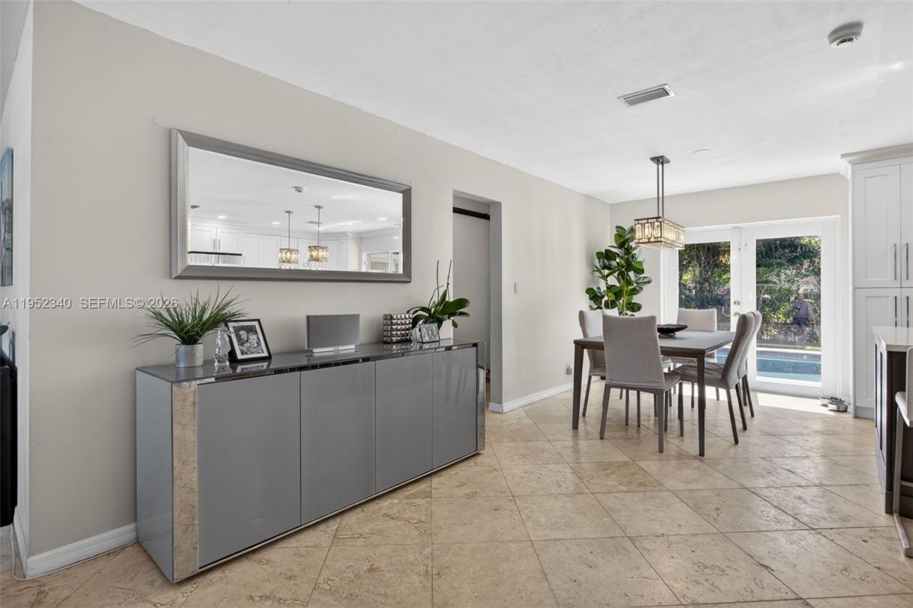 2910 NE 52nd St , Fort Lauderdale, FL 33308 Photo