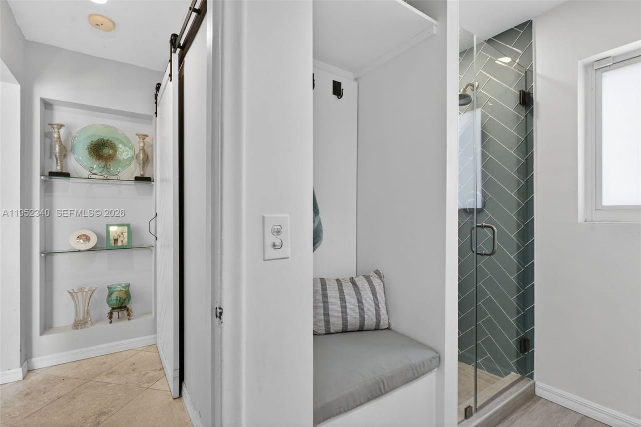 2910 NE 52nd St , Fort Lauderdale, FL 33308 Photo