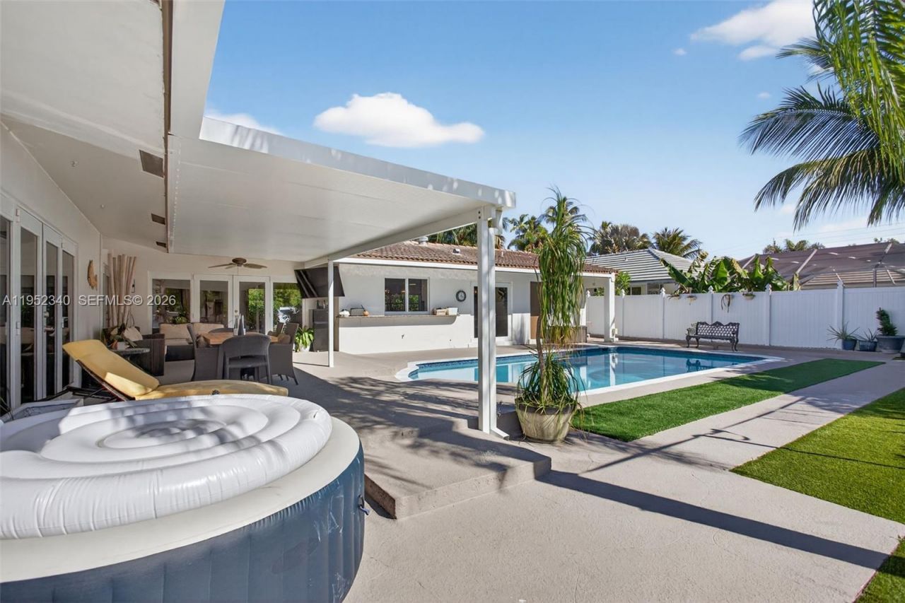 2910 NE 52nd St , Fort Lauderdale, FL 33308 Photo