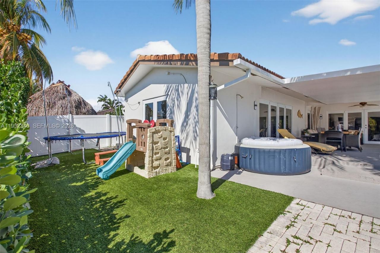 2910 NE 52nd St , Fort Lauderdale, FL 33308 Photo