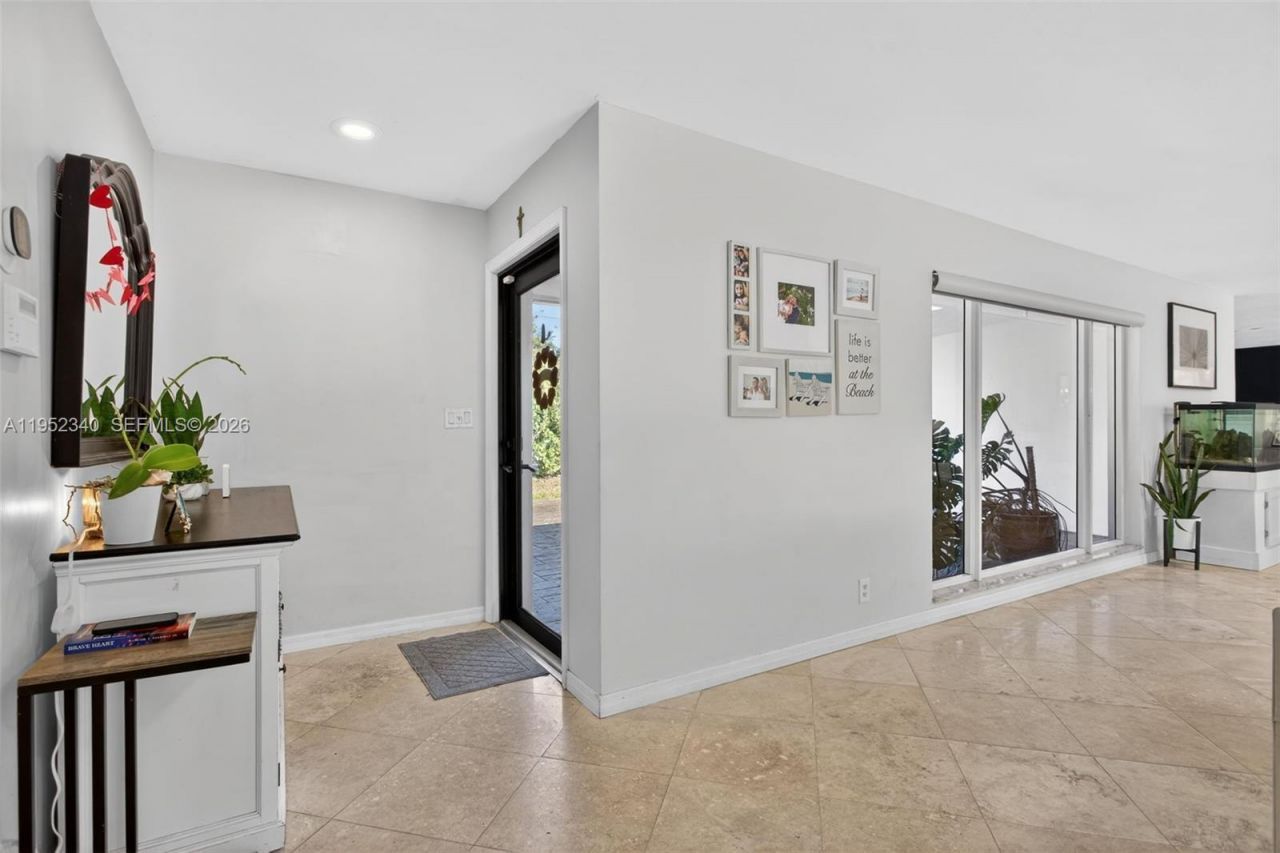 2910 NE 52nd St , Fort Lauderdale, FL 33308 Photo