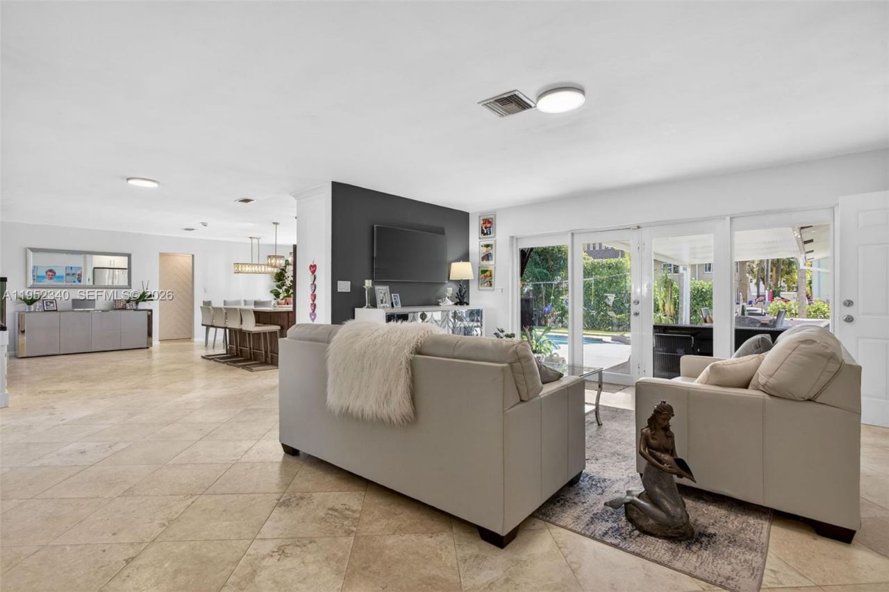 2910 NE 52nd St , Fort Lauderdale, FL 33308 Photo